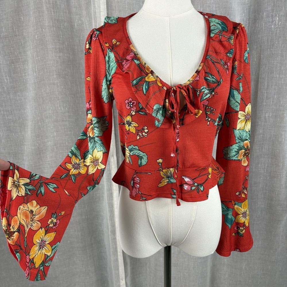 Hawaiian Red Ruffle Top Blouse Sz Small Cottage Core‎ Peasant Bell Sleeve Floral
